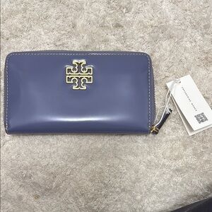 NWT Tory Burch Purple Britten Smooth Zip Continental